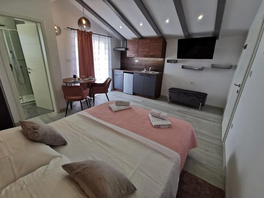 New Nikolina 4 Star Leilighet Mali Lošinj Eksteriør bilde
