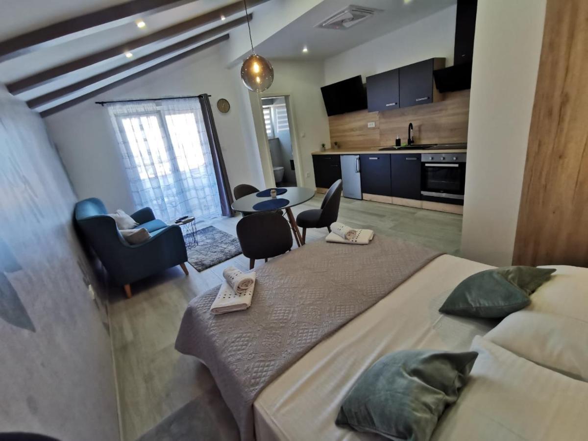 New Nikolina 4 Star Leilighet Mali Lošinj Eksteriør bilde